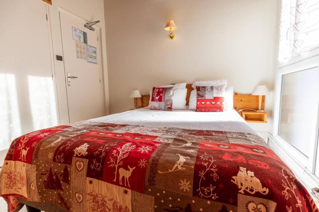 Logis Le Vernay Hotel 3*