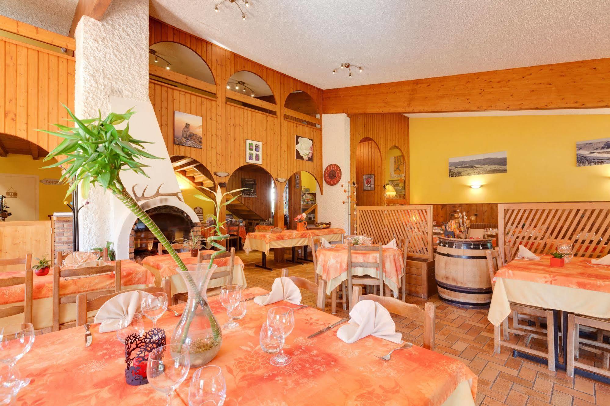 Logis Le Vernay 3*