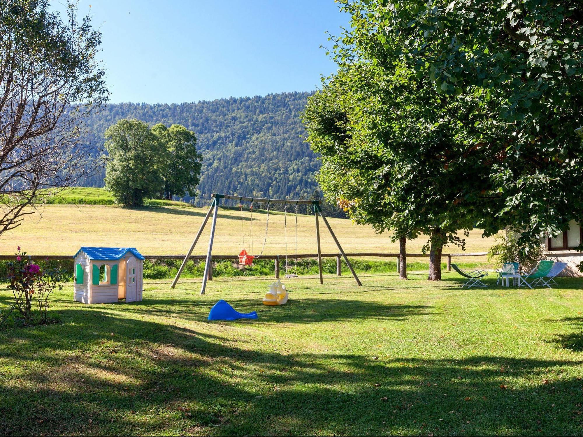 Logis Le Vernay Hotel 3*