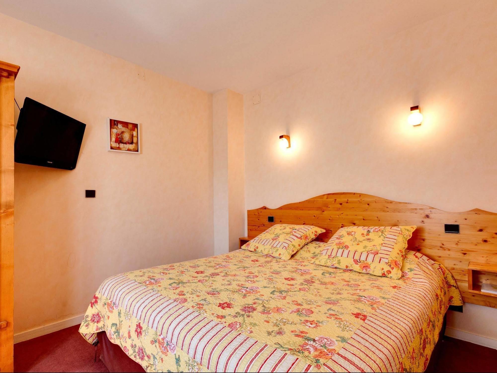 Logis Le Vernay 3*