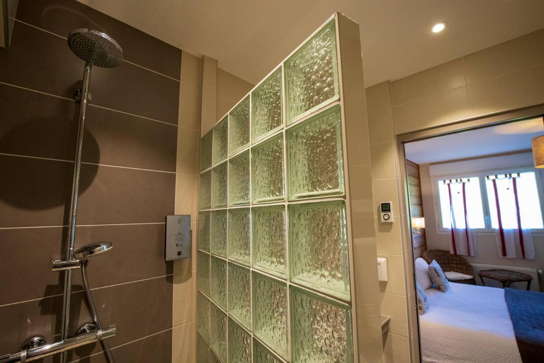 Logis Le Vernay Hotel 3*