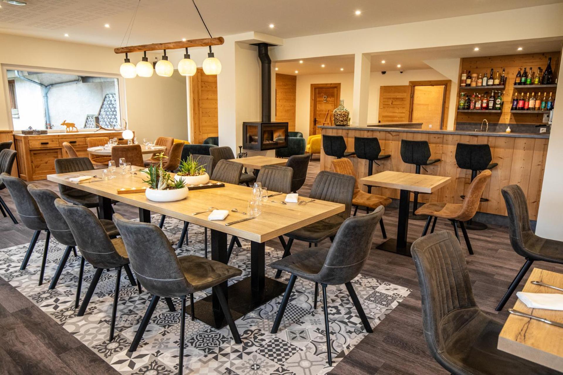 Logis Le Vernay Hotel