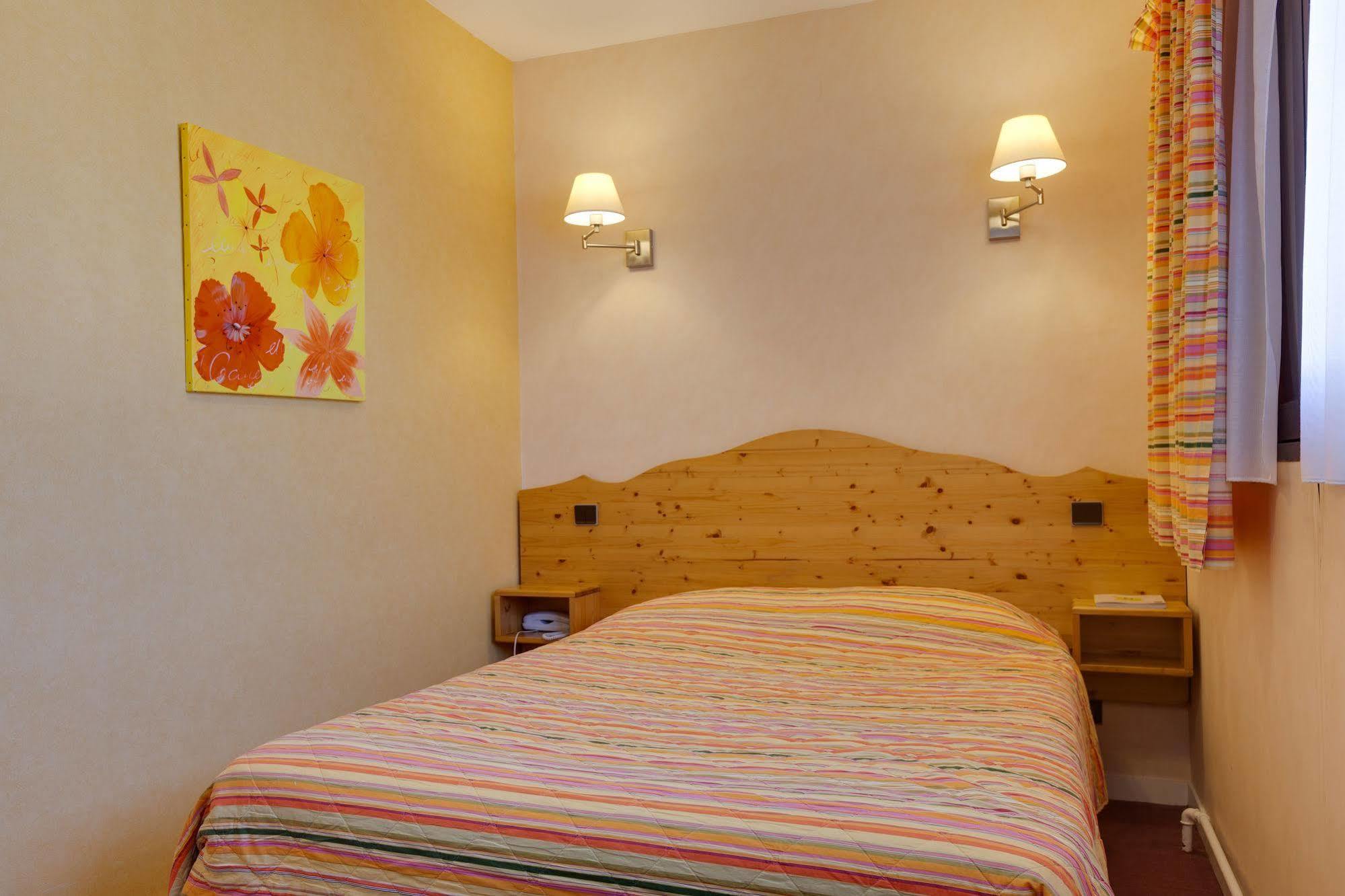 Logis Le Vernay Hotel 3*