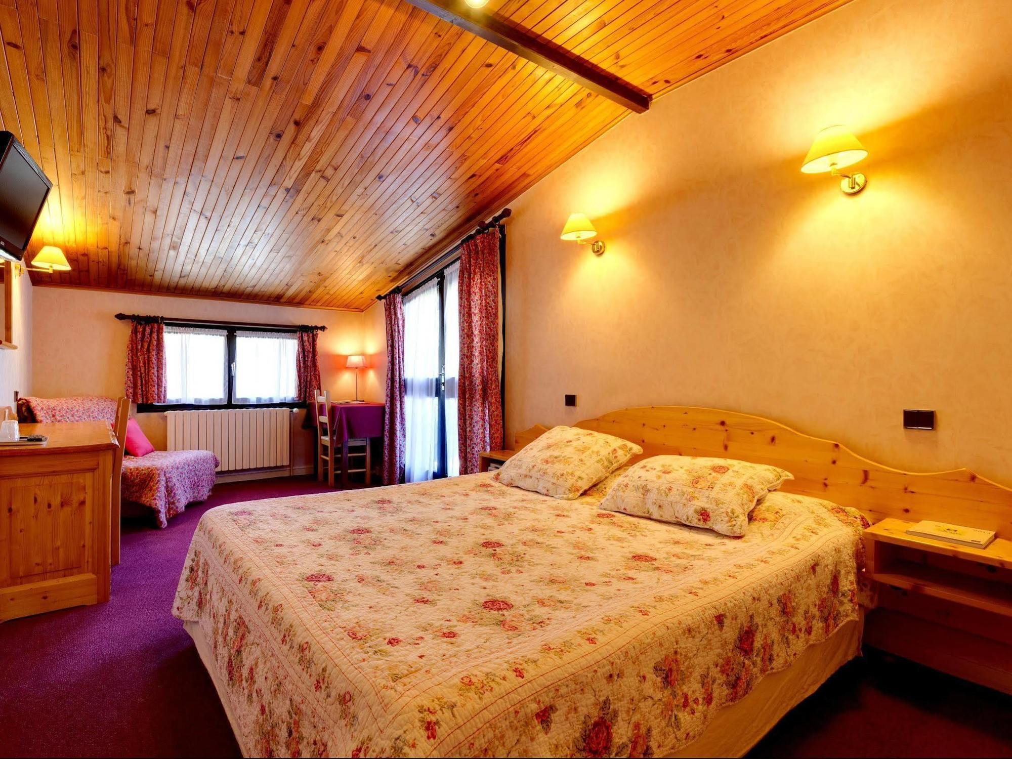 Hotel Logis Le Vernay